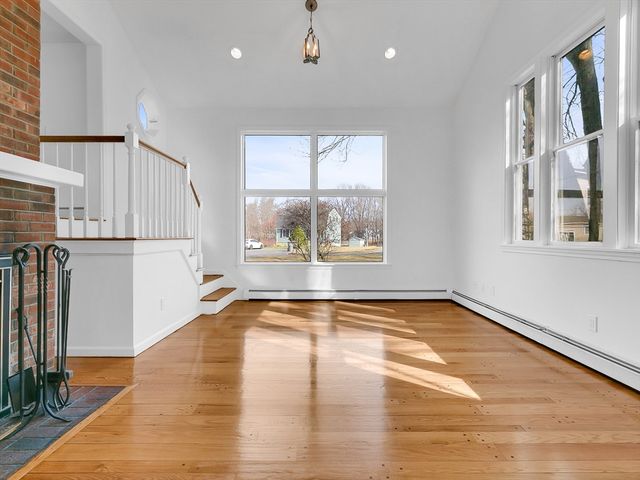 3 Balfour Ct, Haverhill, MA 01835