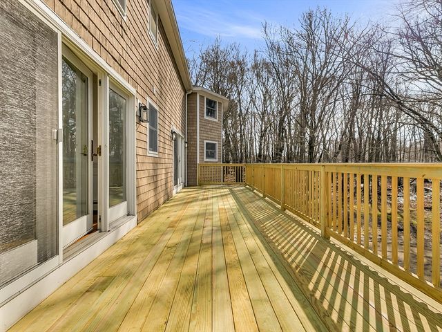 3 Balfour Ct, Haverhill, MA 01835