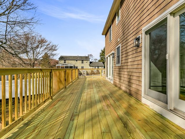 3 Balfour Ct, Haverhill, MA 01835