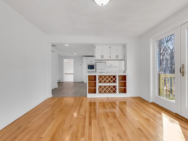 3 Balfour Ct, Haverhill, MA 01835