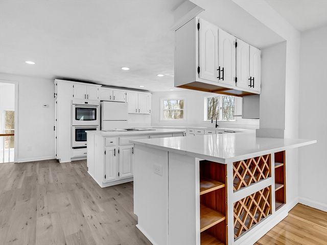 3 Balfour Ct, Haverhill, MA 01835