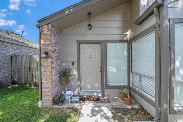 2211 Cottonwood Court, Missouri City, TX 77459