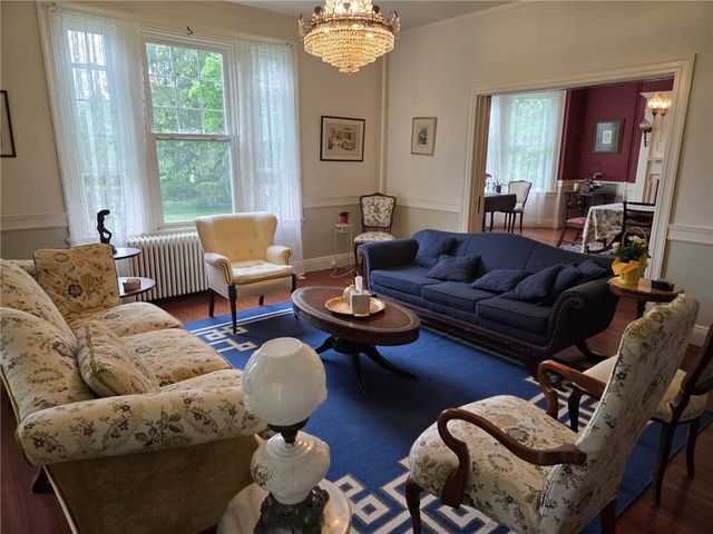 45 Woodlawn Avenue 1, Bristol, RI 02809