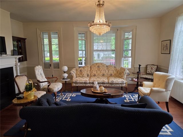45 Woodlawn Avenue 1, Bristol, RI 02809