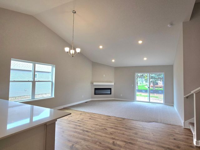 9820 Upper 89th Street S, Cottage Grove, MN 55016
