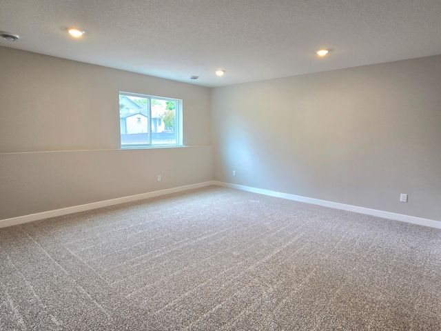 9820 Upper 89th Street S, Cottage Grove, MN 55016