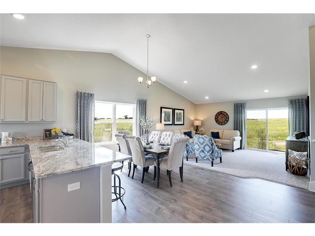 9820 Upper 89th Street S, Cottage Grove, MN 55016