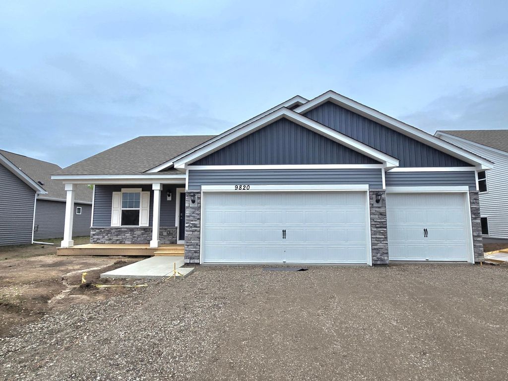 9820 Upper 89th Street S, Cottage Grove, MN 55016
