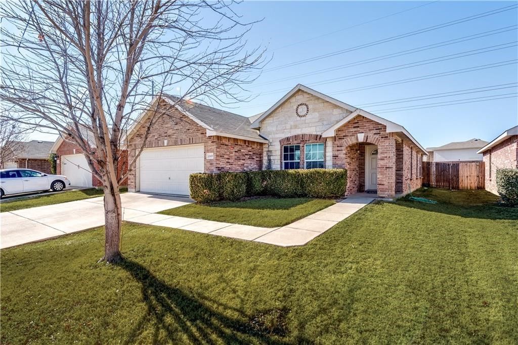 12829 Pricklybranch Drive, Fort Worth, TX 76244