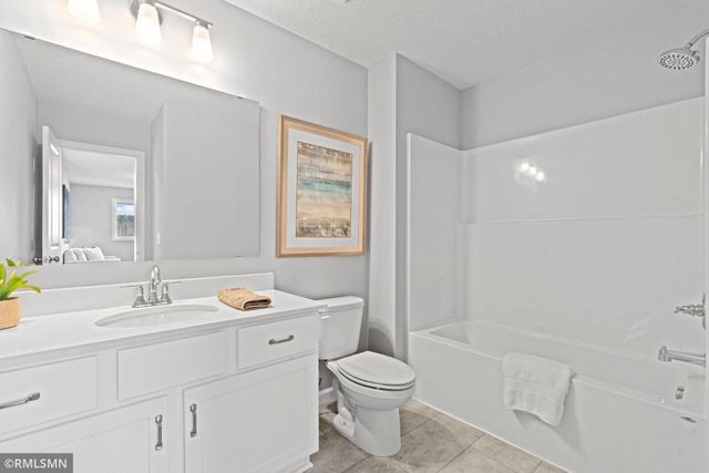 16588 Ulysses Street NW, Elk River, MN 55330