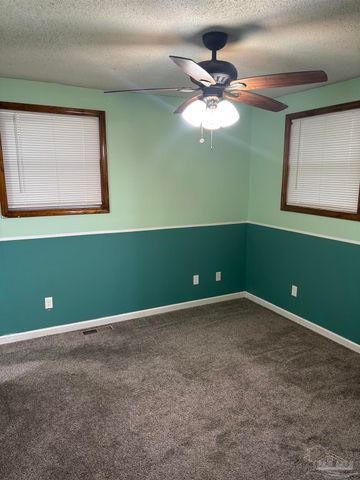 425 Rentz Ave, Pensacola, FL 32507