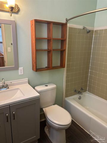 425 Rentz Ave, Pensacola, FL 32507