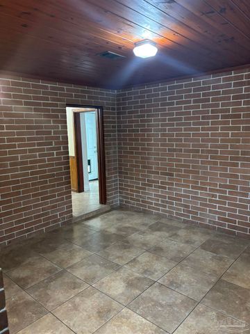 425 Rentz Ave, Pensacola, FL 32507