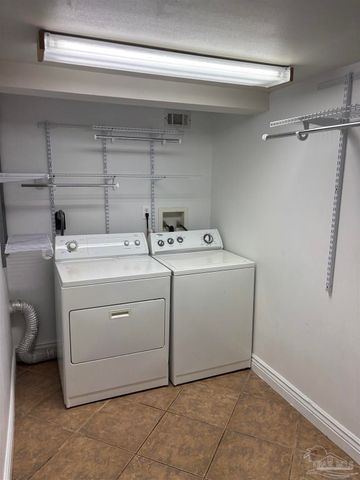 425 Rentz Ave, Pensacola, FL 32507