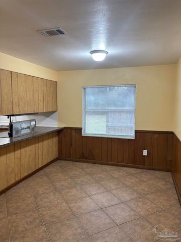 425 Rentz Ave, Pensacola, FL 32507