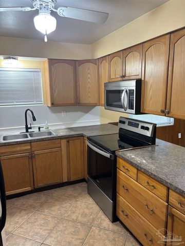 425 Rentz Ave, Pensacola, FL 32507