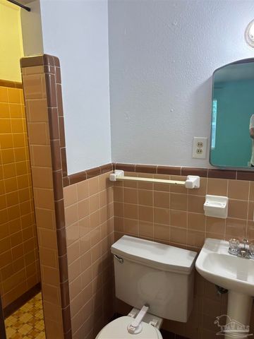 425 Rentz Ave, Pensacola, FL 32507