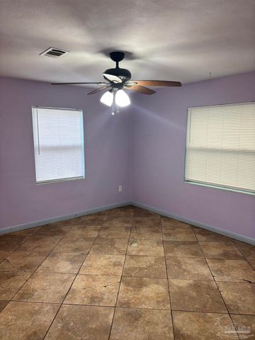425 Rentz Ave, Pensacola, FL 32507