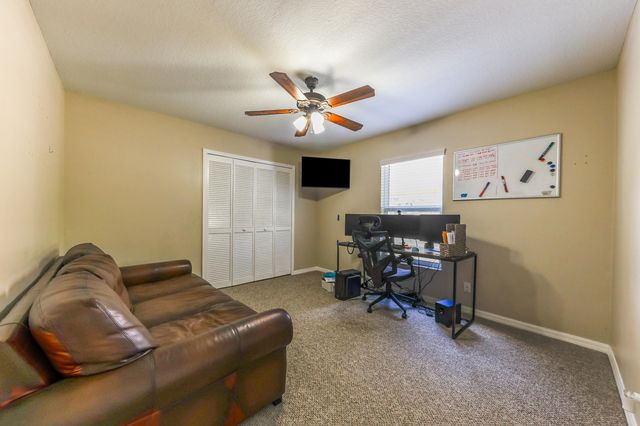 9 Meadows Park Lane, Boynton Beach, FL 33436