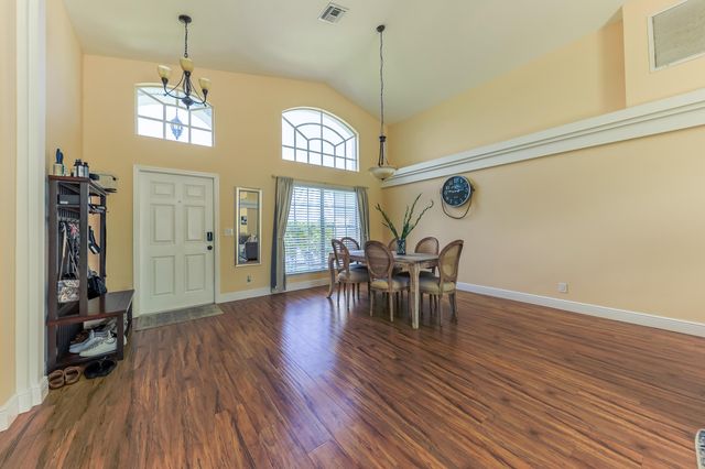 9 Meadows Park Lane, Boynton Beach, FL 33436