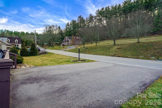 649 Ransom Street, Blowing Rock, NC 28605