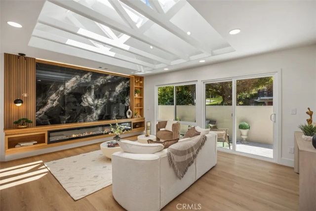 3253 San Amadeo P, Laguna Woods, CA 92637