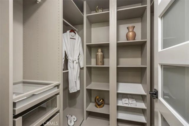 3253 San Amadeo P, Laguna Woods, CA 92637