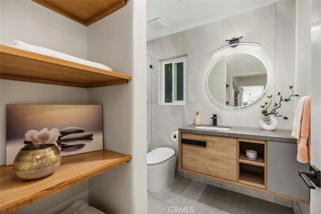 3253 San Amadeo P, Laguna Woods, CA 92637