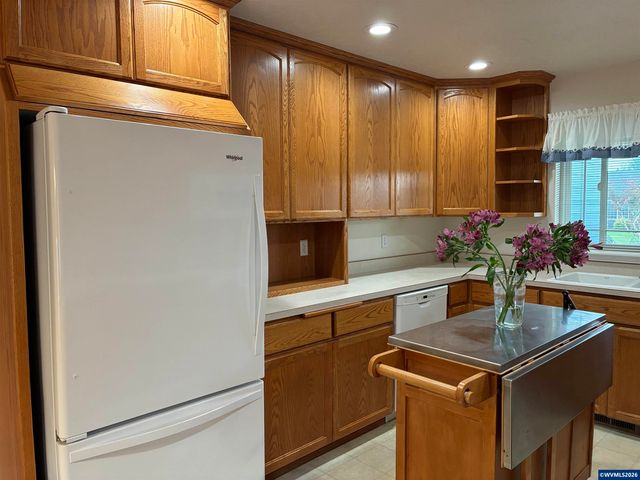 571 Hobson St, Stayton, OR 97383