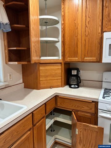 571 Hobson St, Stayton, OR 97383