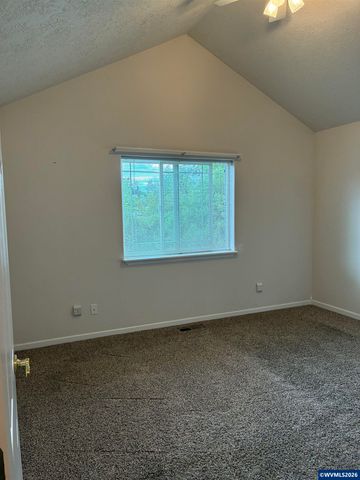 571 Hobson St, Stayton, OR 97383