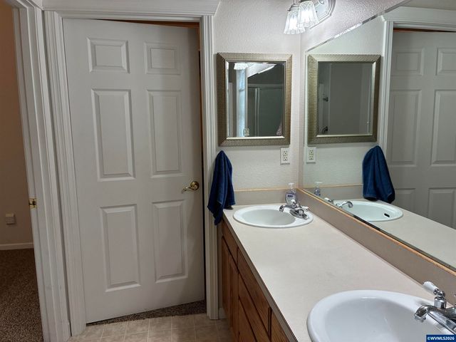 571 Hobson St, Stayton, OR 97383