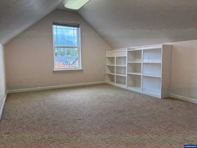 571 Hobson St, Stayton, OR 97383