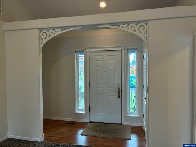 571 Hobson St, Stayton, OR 97383