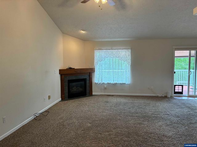 571 Hobson St, Stayton, OR 97383