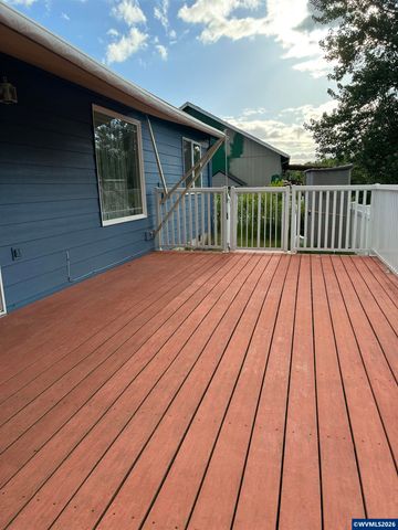 571 Hobson St, Stayton, OR 97383