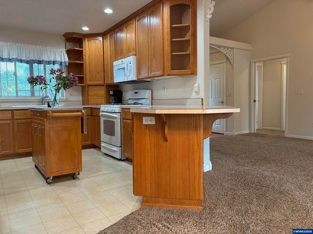 571 Hobson St, Stayton, OR 97383