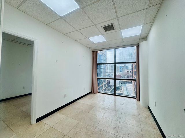 39-07 Prince Street 6F, Flushing, NY 11354