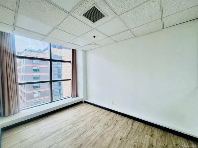 39-07 Prince Street 6F, Flushing, NY 11354