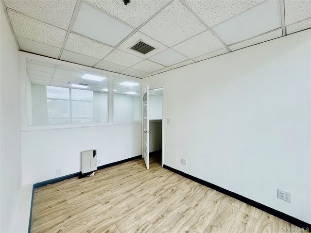 39-07 Prince Street 6F, Flushing, NY 11354