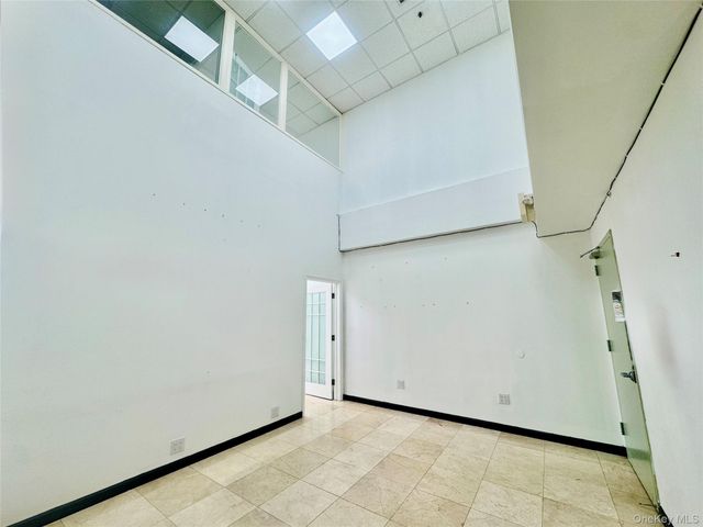 39-07 Prince Street 6F, Flushing, NY 11354