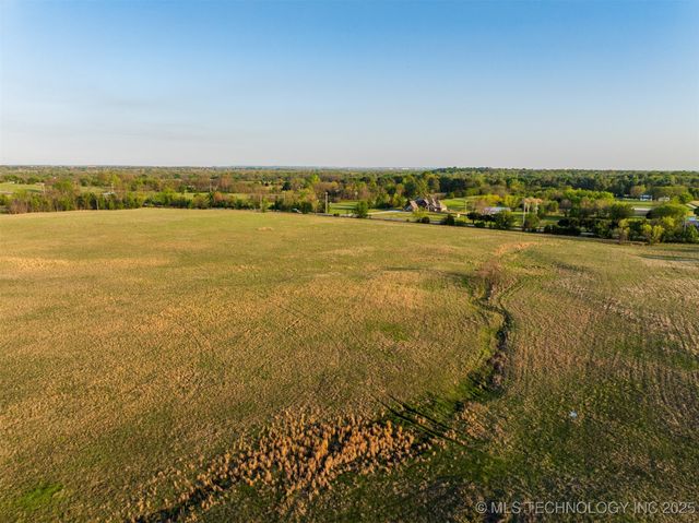 7 N Memorial Drive, Owasso, OK 74055