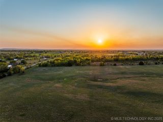 7 N Memorial Drive, Owasso, OK 74055