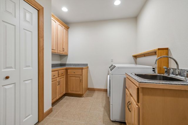 719 Spring Creek Circle, Mendota Heights, MN 55118