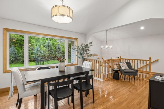 719 Spring Creek Circle, Mendota Heights, MN 55118