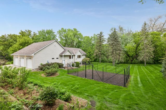 719 Spring Creek Circle, Mendota Heights, MN 55118