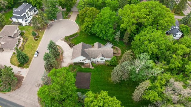 719 Spring Creek Circle, Mendota Heights, MN 55118