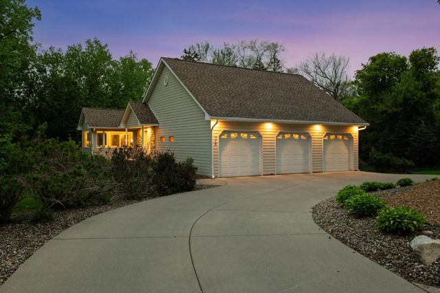 719 Spring Creek Circle, Mendota Heights, MN 55118