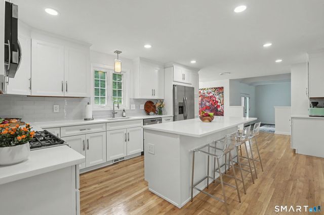 25-1 Macintosh Drive, Oxford, CT 06478