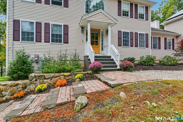 25-1 Macintosh Drive, Oxford, CT 06478